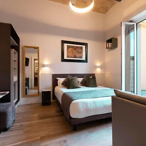 https://de-clementi.it-romehotels.com